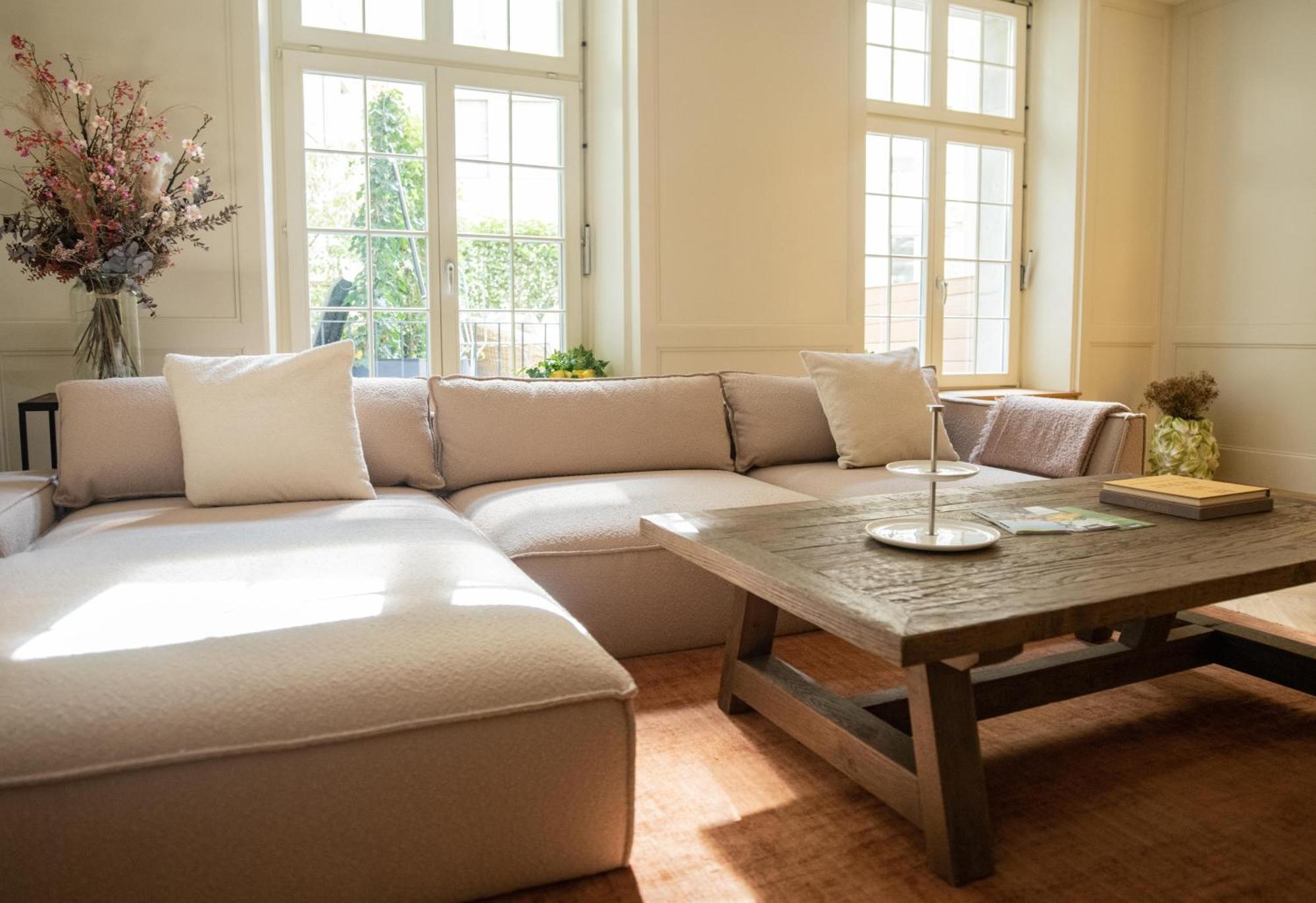 Exklusive Stadtwohnung Mit Innenhofterrasse, Pool Und Sauna अपार्टमेंट *